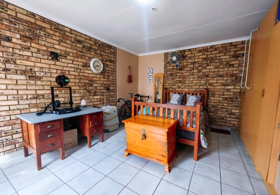3 Bedroom Property for Sale in Miederpark North West
